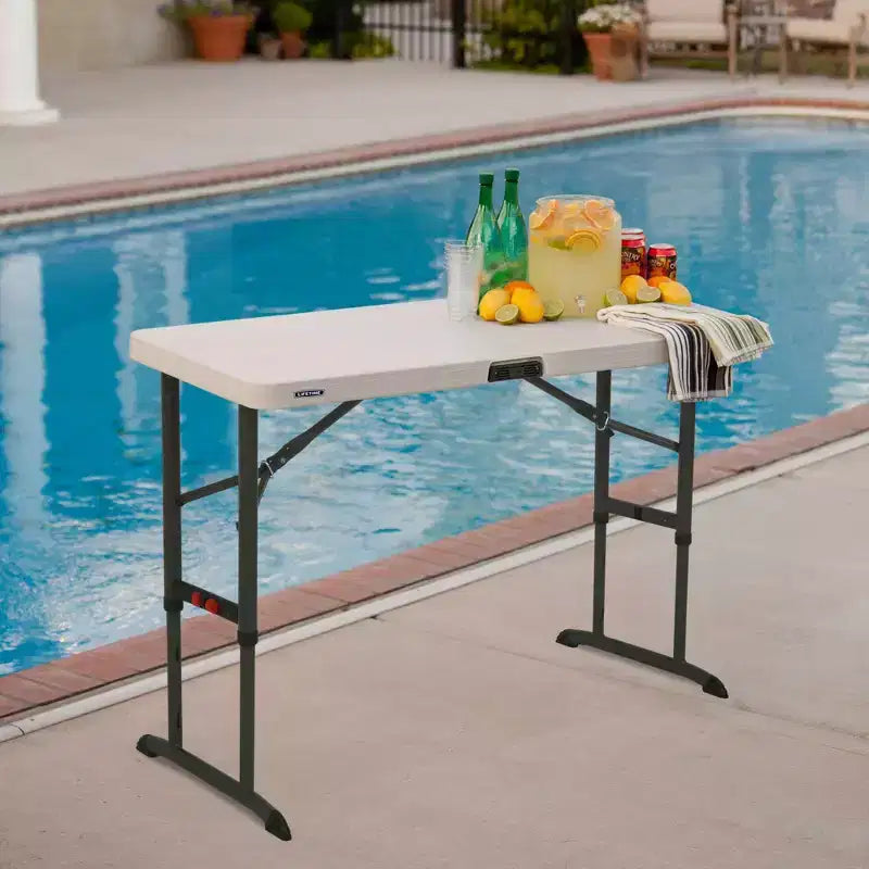 Table de 4 pi de qualité commerciale à hauteur réglable, blanche (80387)