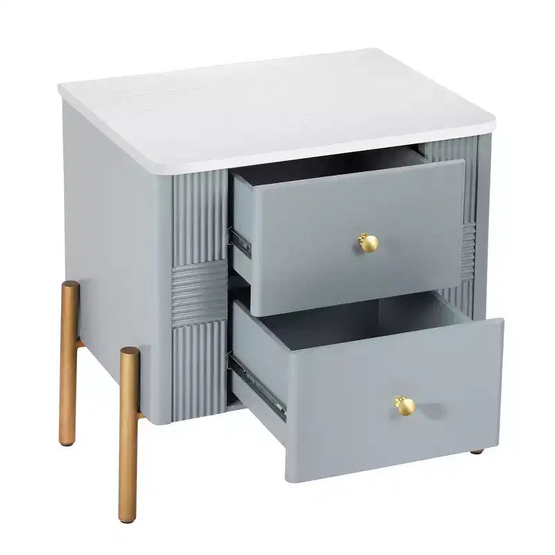 Table de chevet moderne minimaliste avec 2 tiroirs de rangement, poignées et pieds en métal doré, design texturé unique