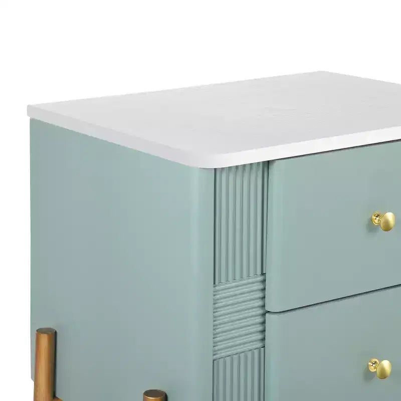 Table de chevet moderne minimaliste avec 2 tiroirs de rangement, poignées et pieds en métal doré, design texturé unique